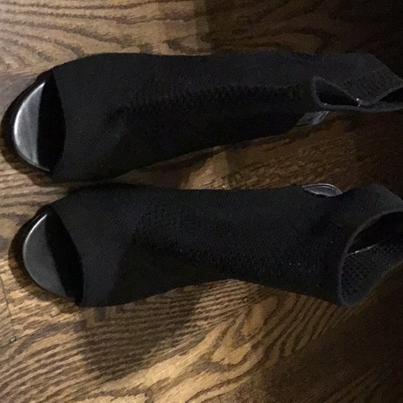 Heels - Picture 2 of 2